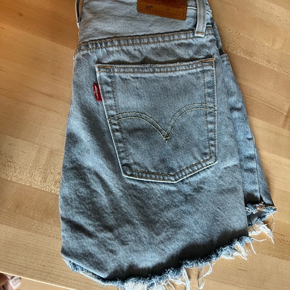 Shortened Levi’s 501 slouch denim shorts light blue - 27 - Picture 4 of 8